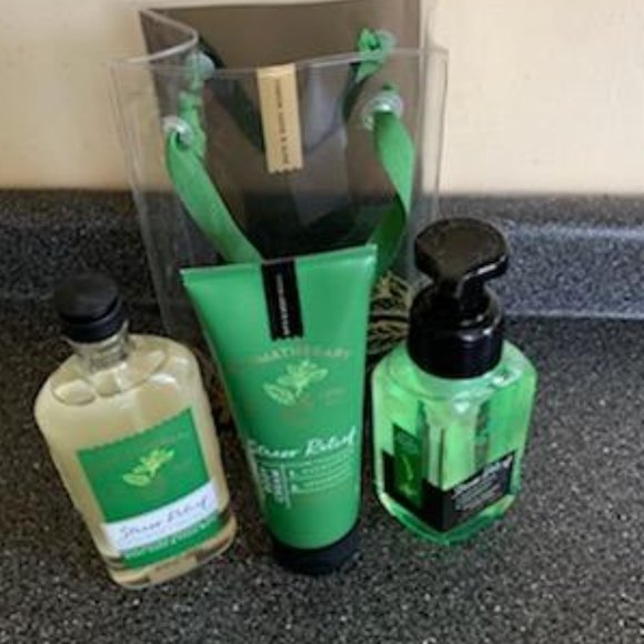 Bath & Body Works Stress Relief Bundle - Picture 3 of 7